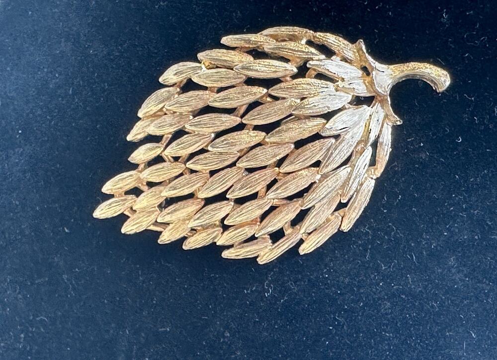 Vintage NAPIER Gold Tone Leaf Brooch Pin Textured Plume Signed Mid Century